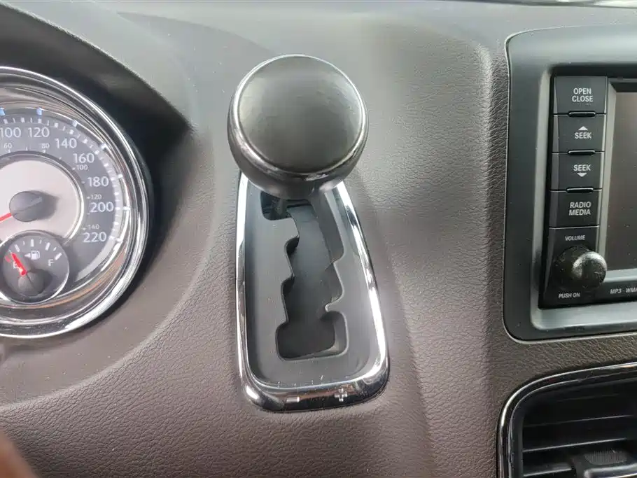 Chrysler Grand Voyager (Import) — миниатюра 16