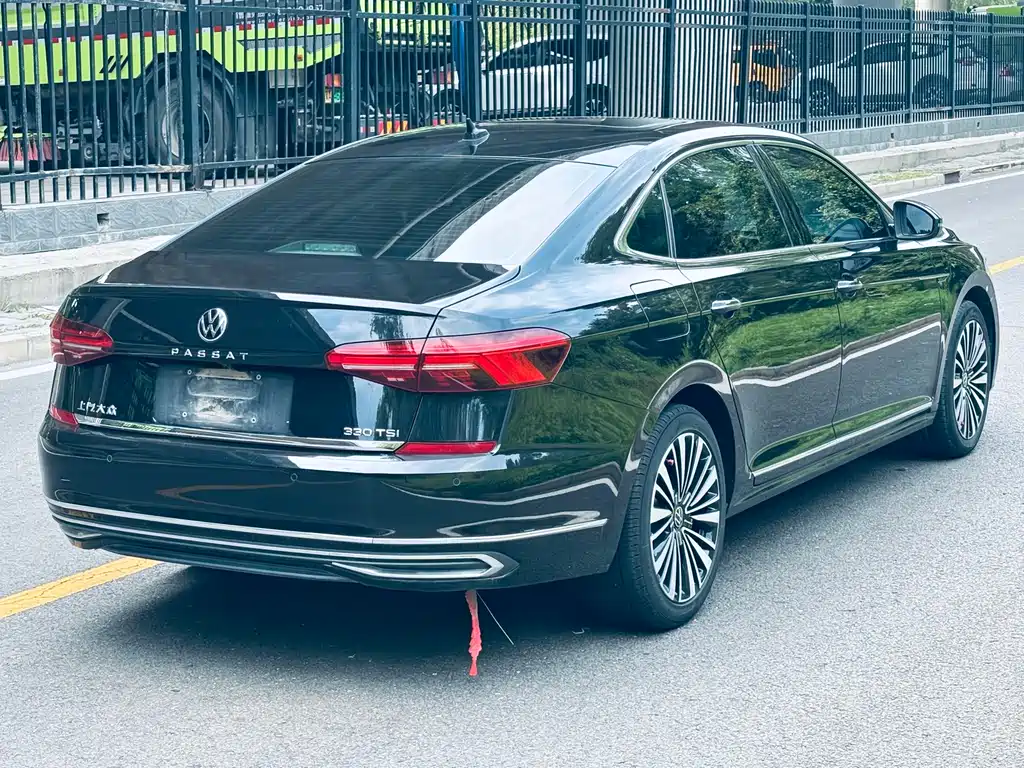 Volkswagen Passat 2021 330TSI Luxury