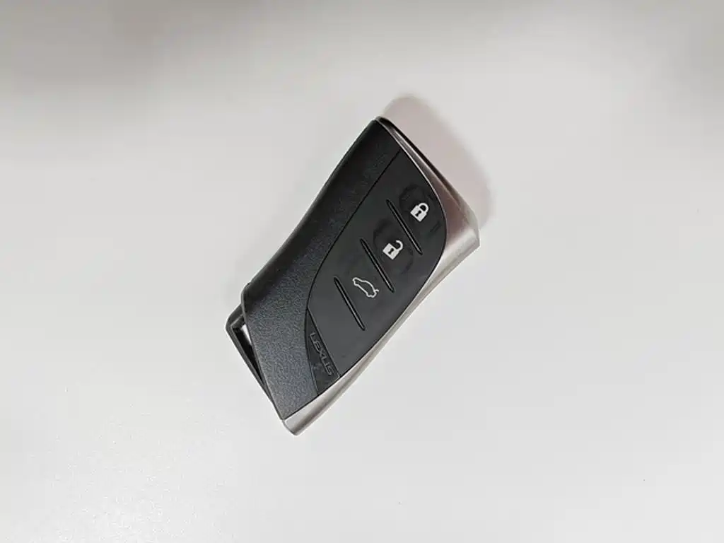 Lexus ES — миниатюра 8