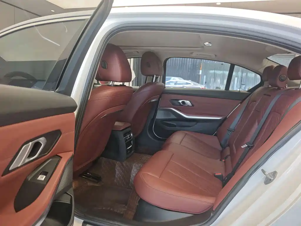BMW 3 Series — миниатюра 9