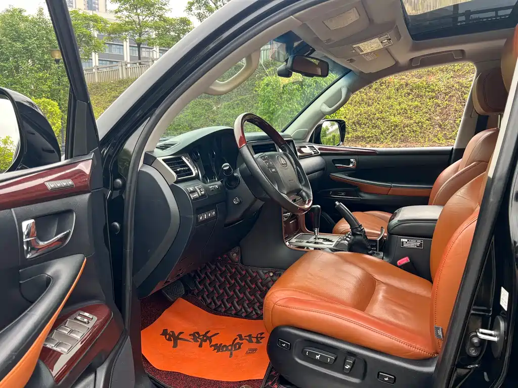 Lexus LX 2013 570