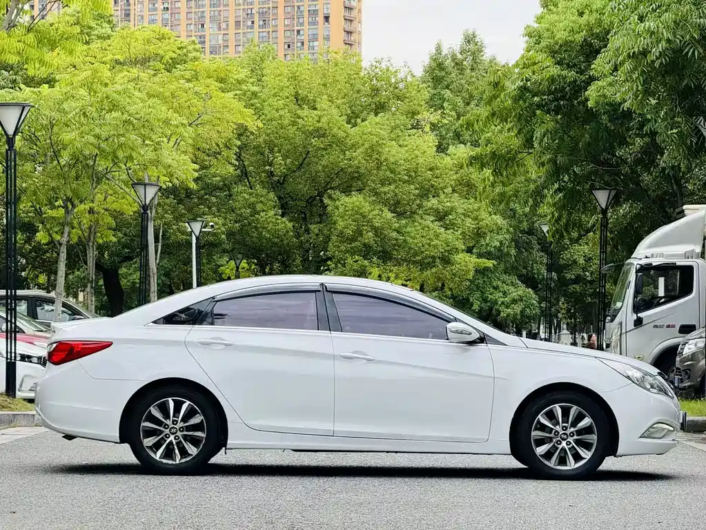 Hyundai Sonata — миниатюра 4