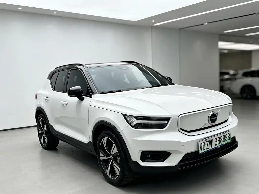 Volvo XC40 NEV — миниатюра 2