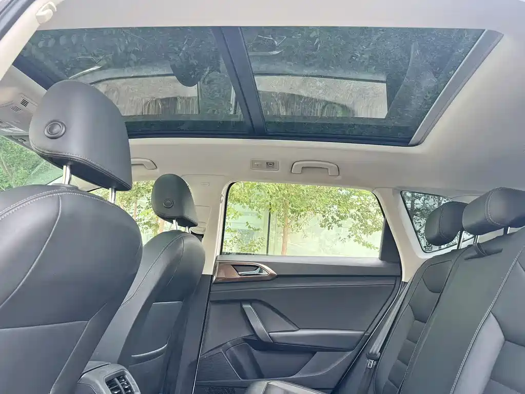 Volkswagen Tharu 2019 330TSI Luxury VI