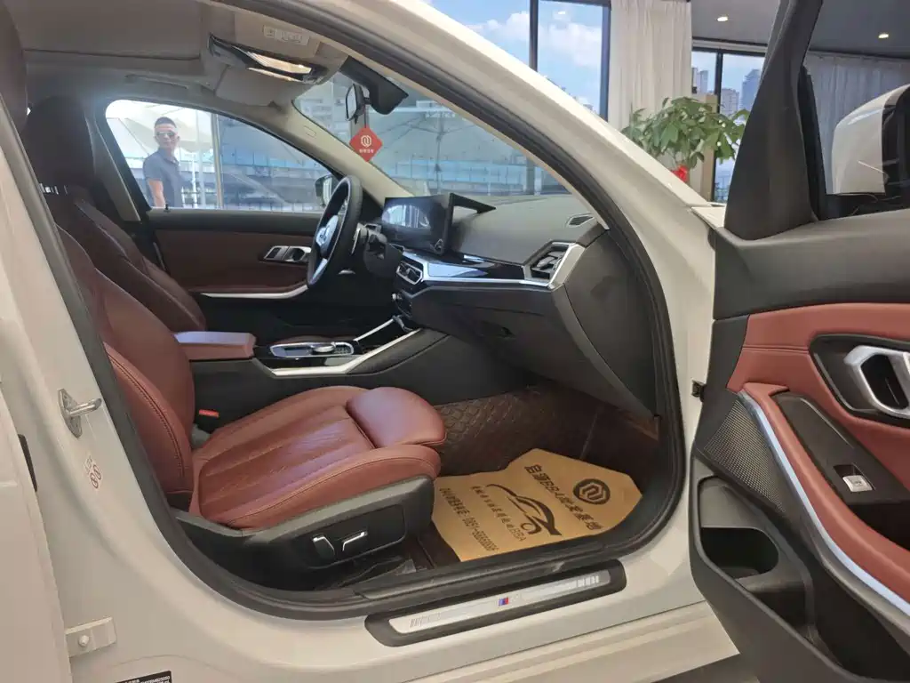 BMW 3 Series — миниатюра 12