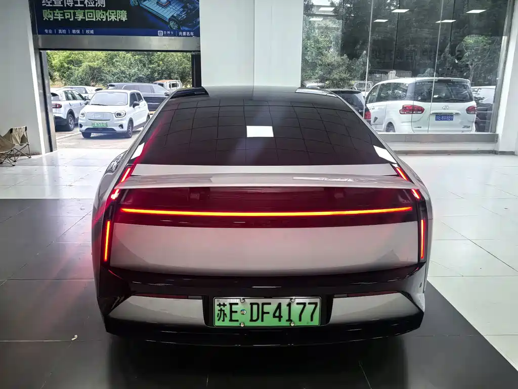 XPeng P7 — миниатюра 8