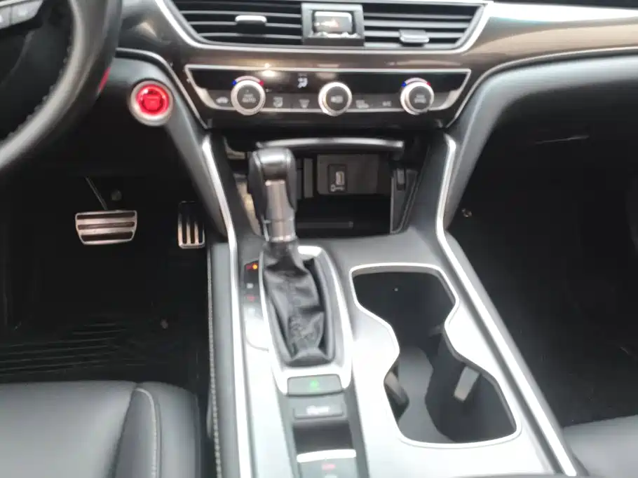 Honda Accord — миниатюра 16
