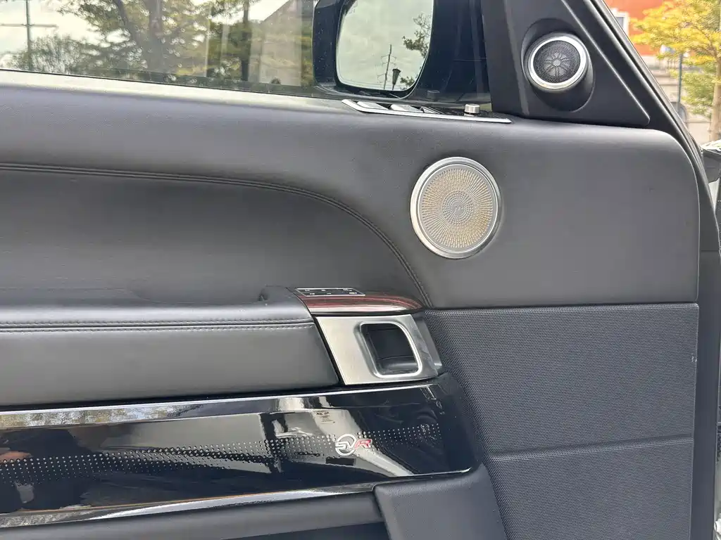 Land Rover Range Rover — миниатюра 9
