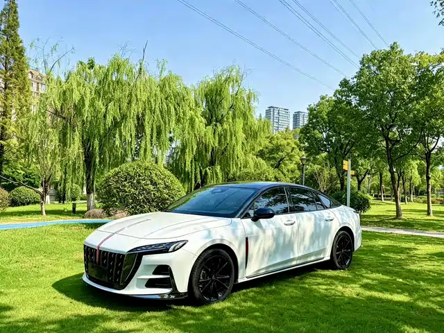 Hongqi H6
