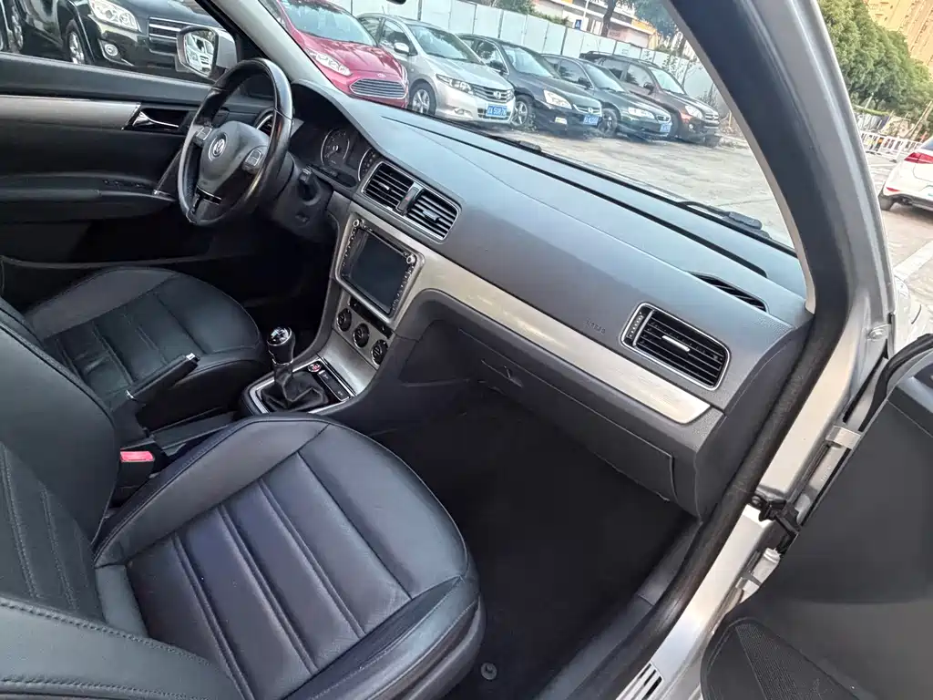Volkswagen Lavida — миниатюра 8