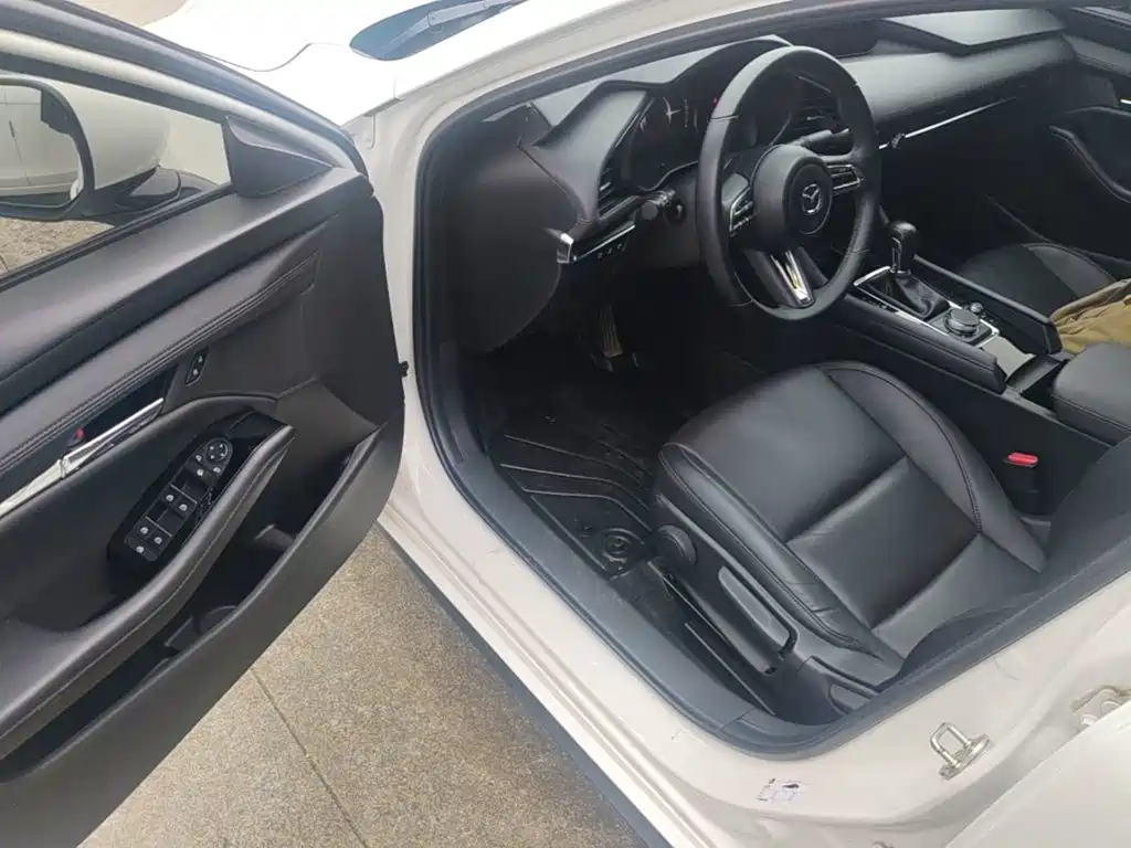 Mazda 3 Axela — миниатюра 16