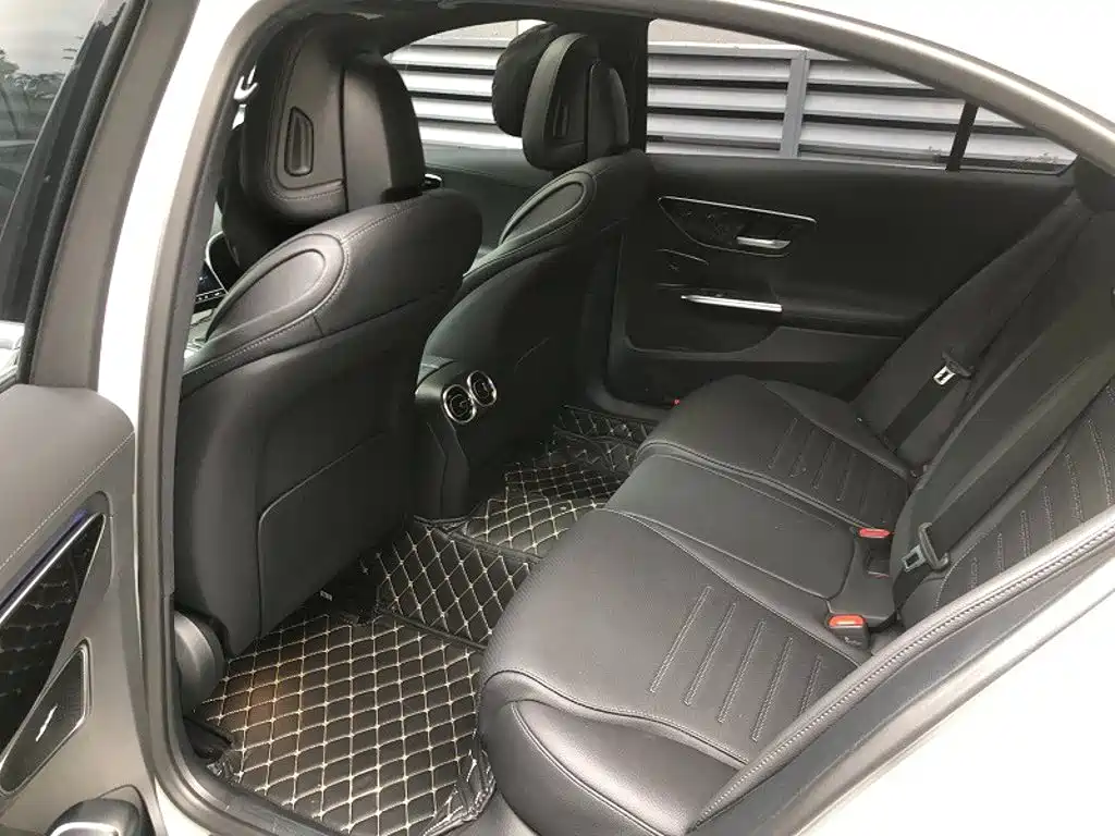 Mercedes-Benz C-Class — миниатюра 9