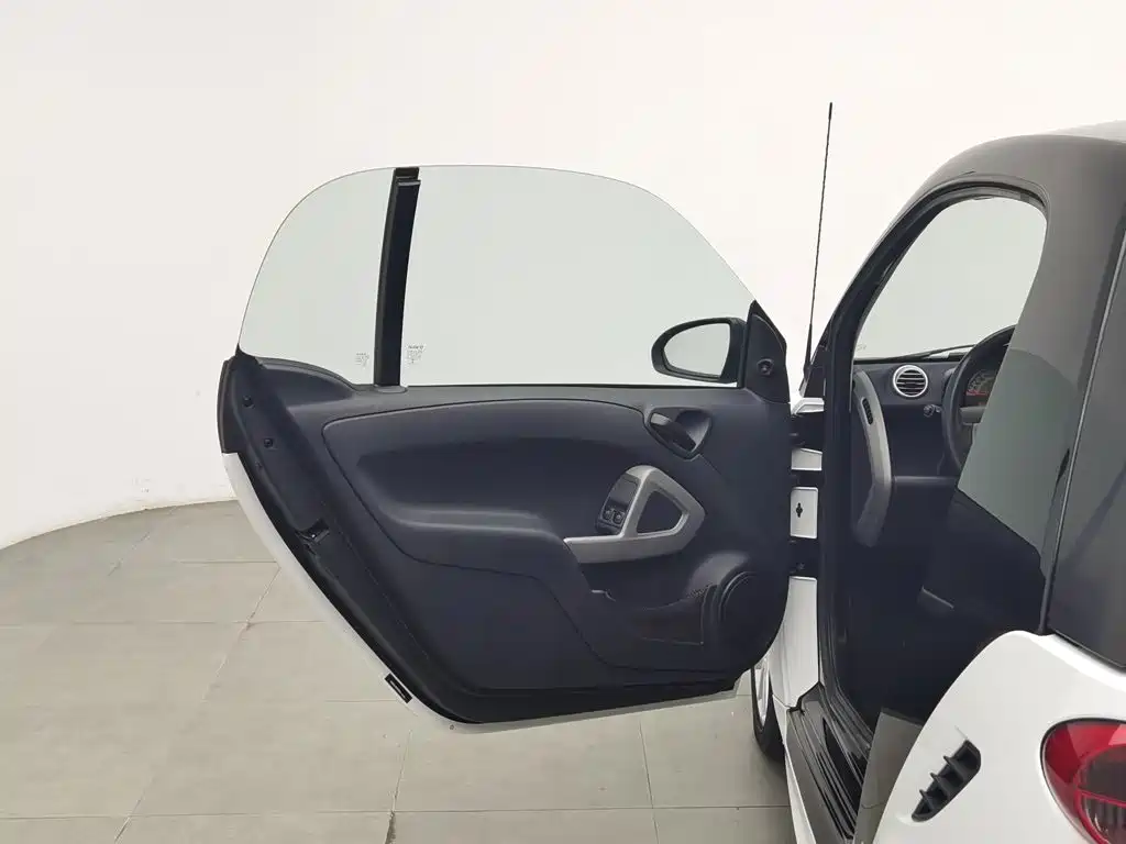 smart Smart Fortwo — миниатюра 8