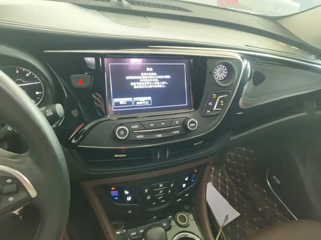 Buick Envision Plus — миниатюра 13