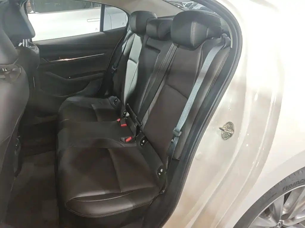 Mazda 3 Axela — миниатюра 17