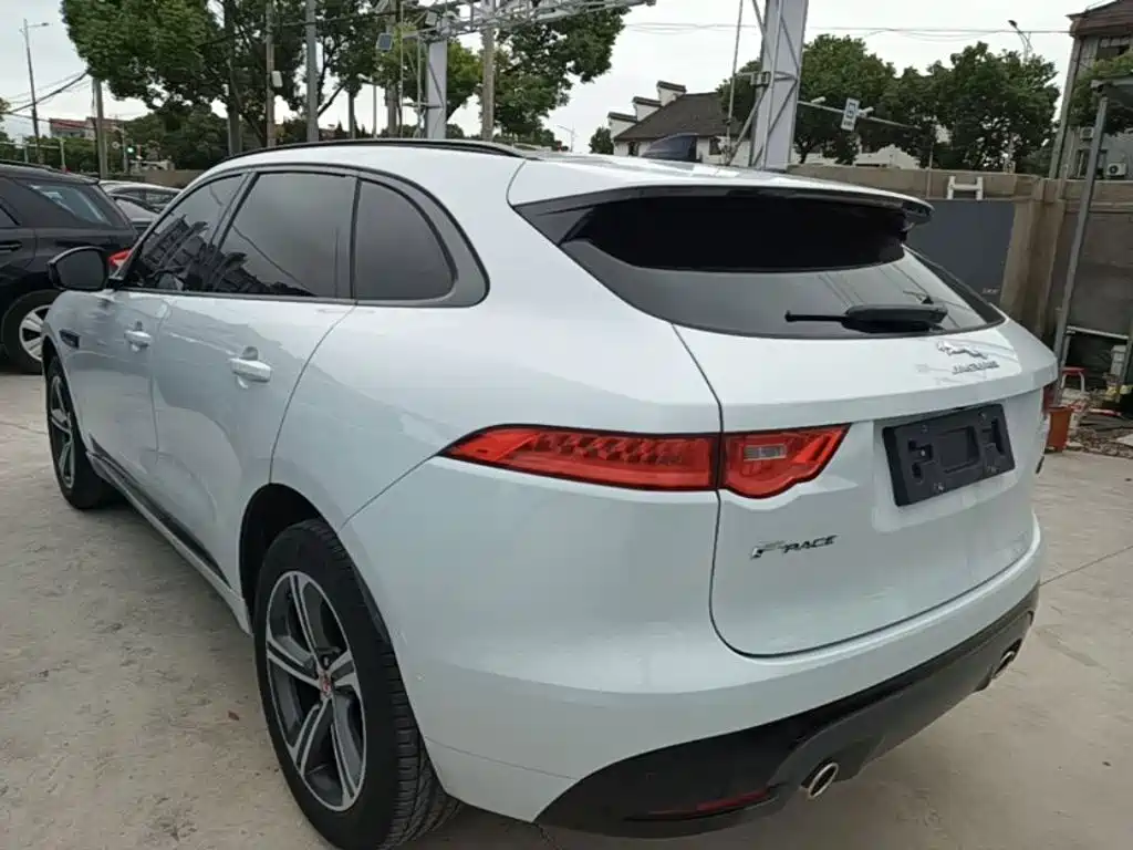 Jaguar F-PACE — миниатюра 5