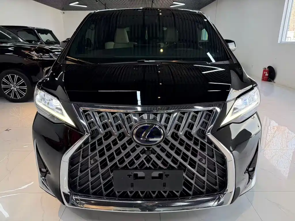 Lexus LM 2021