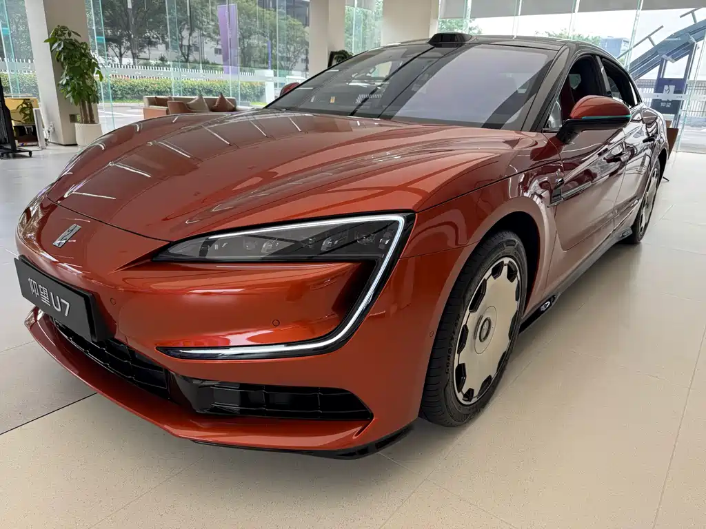 仰望U7 2026款 PHEV 五座豪华版
