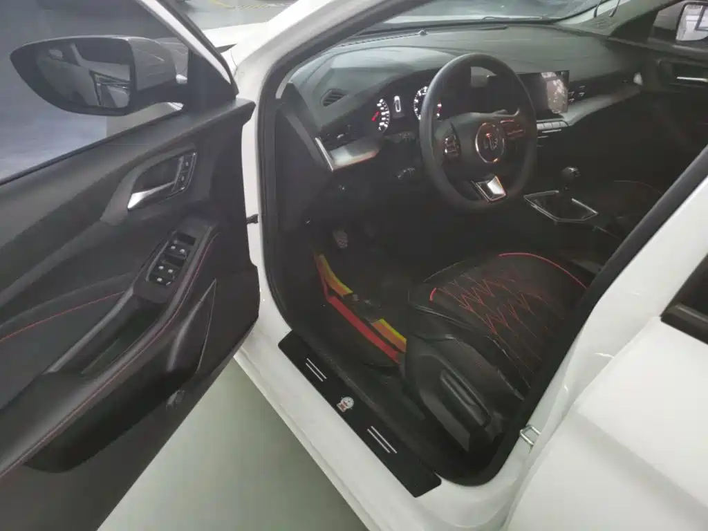MG MG5 — миниатюра 15