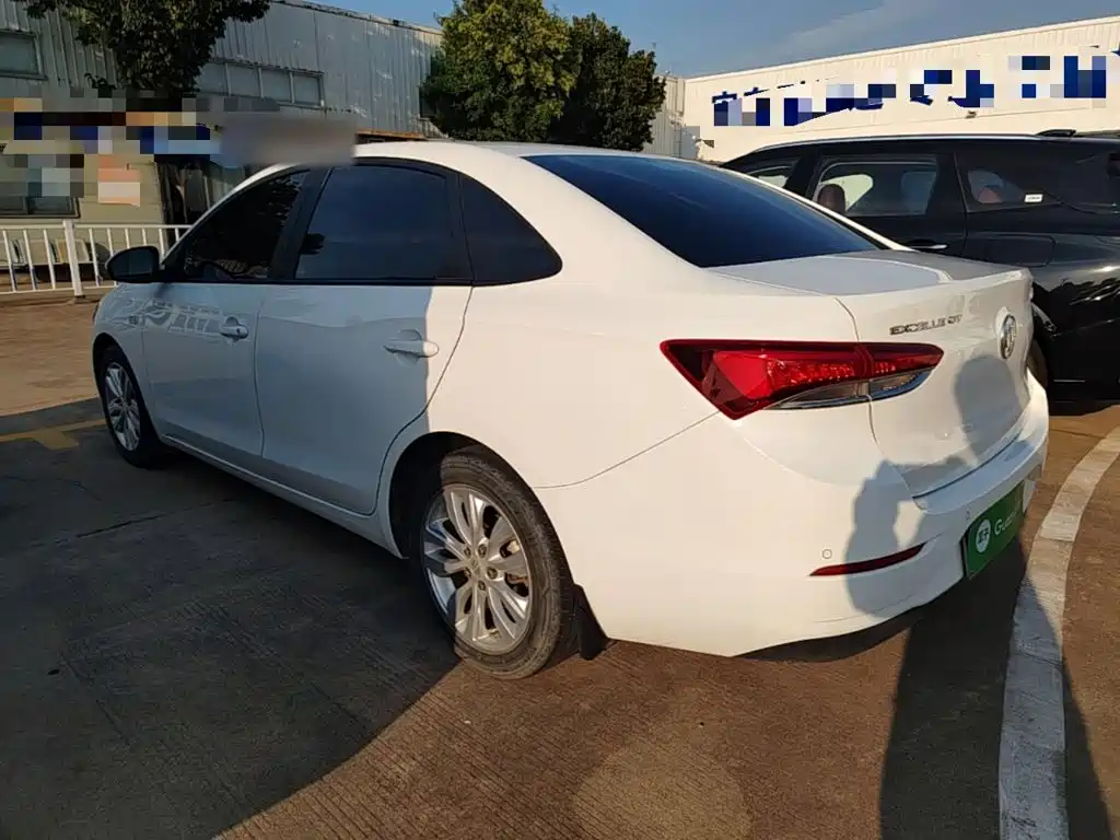 Buick Excelle — миниатюра 5