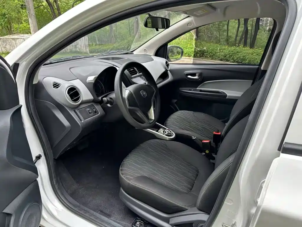 Changan Benben E-Star — миниатюра 7