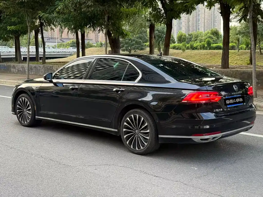 Volkswagen Phideon — миниатюра 8