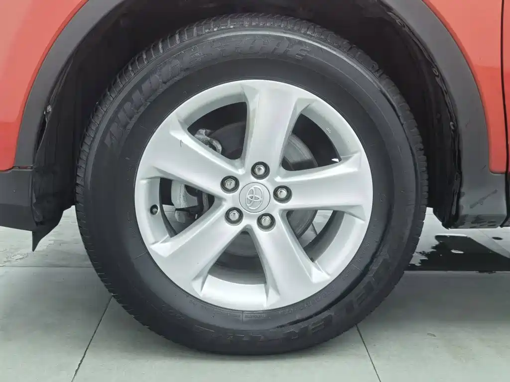 Toyota RAV4 — миниатюра 17