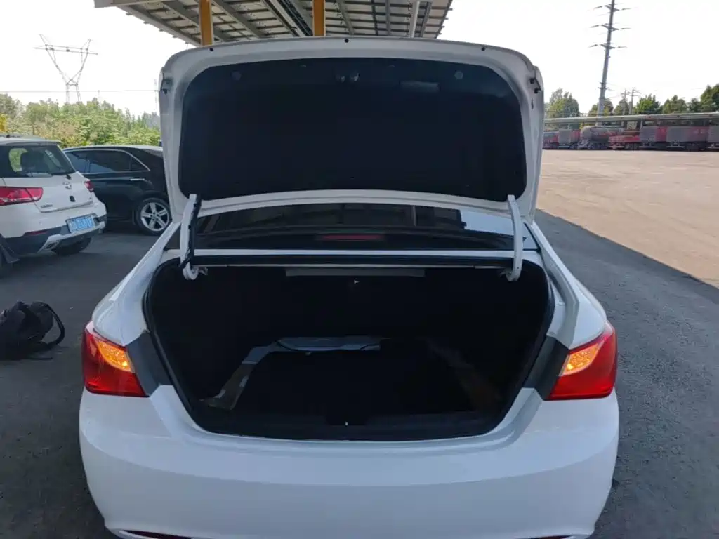Hyundai Sonata — миниатюра 19