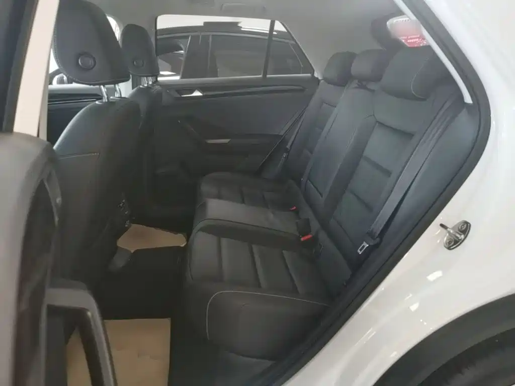 Volkswagen T-Roc — миниатюра 17