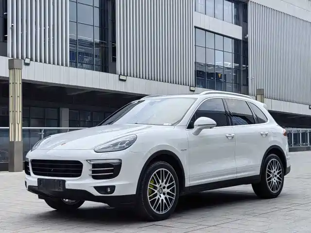 PORSCHE CAYENNE NEW ENERGY 2017
