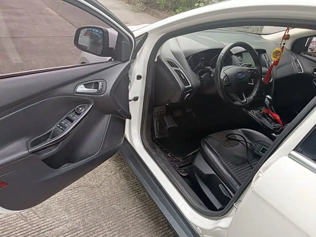 Ford Focus — миниатюра 16