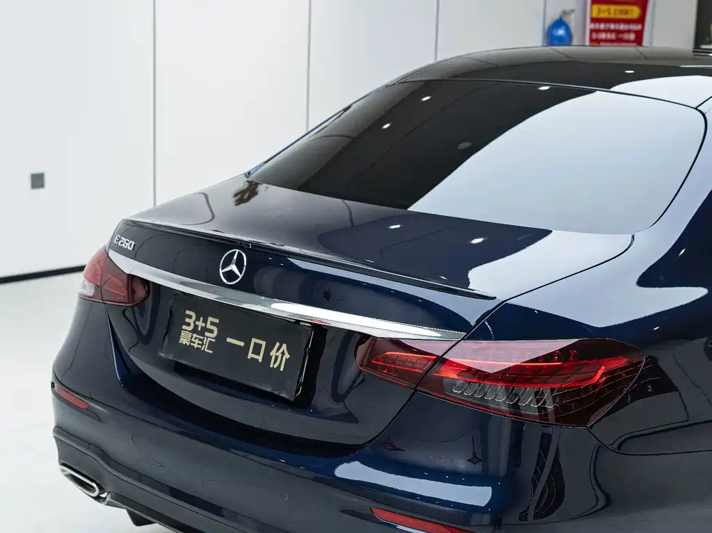 Mercedes-Benz E-Class (Import) — миниатюра 4