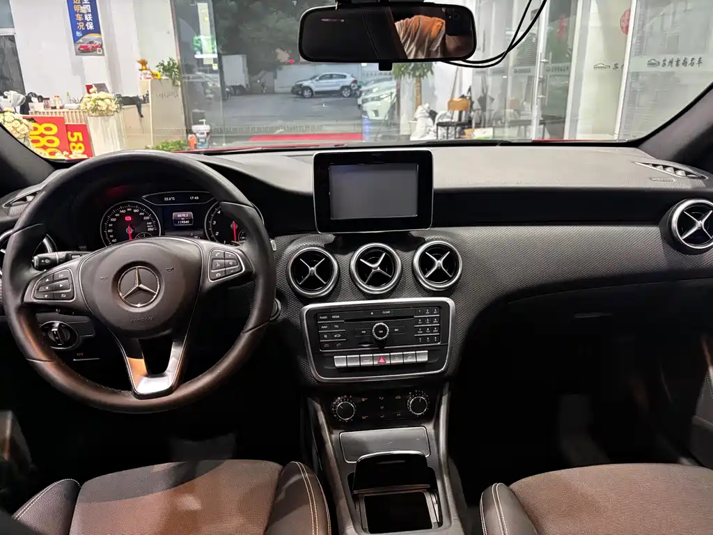 Mercedes-Benz A-Class (Import) — миниатюра 10