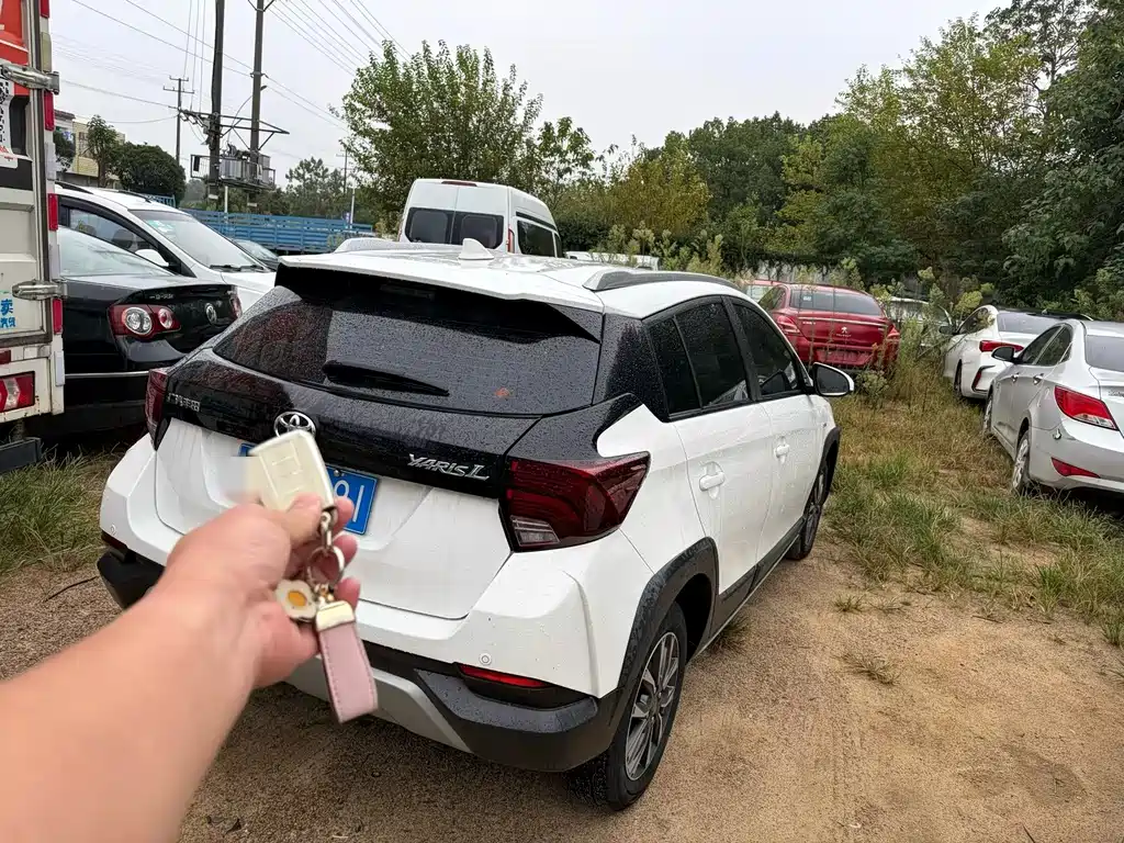 Toyota Yaris L — миниатюра 6