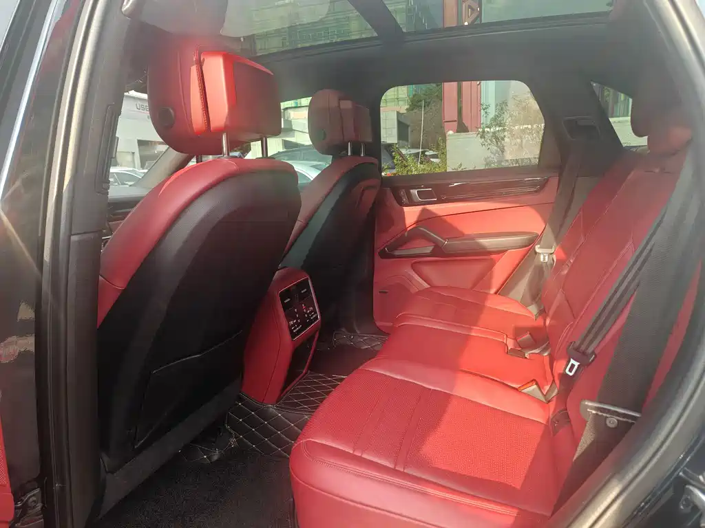 Porsche Cayenne Hybrid — миниатюра 6