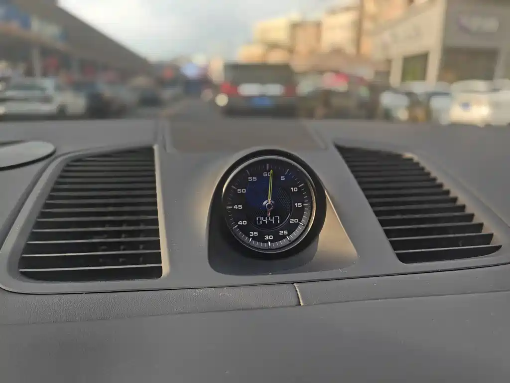 Porsche Cayenne Hybrid — миниатюра 10