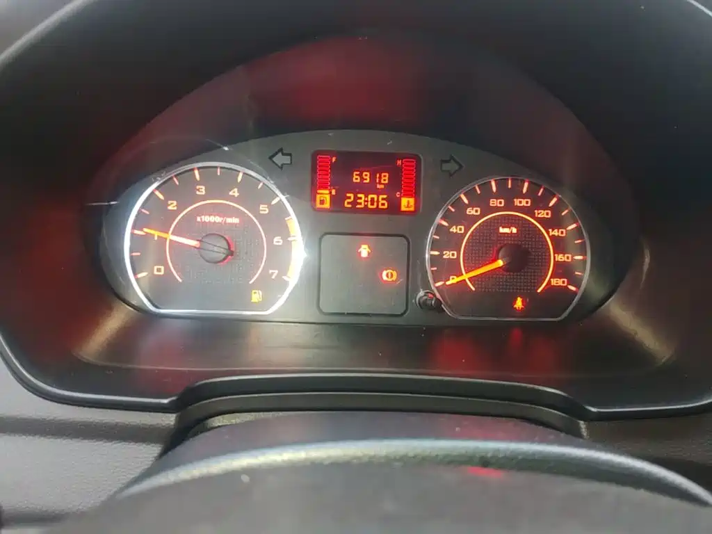 Wuling Hongguang V — миниатюра 12