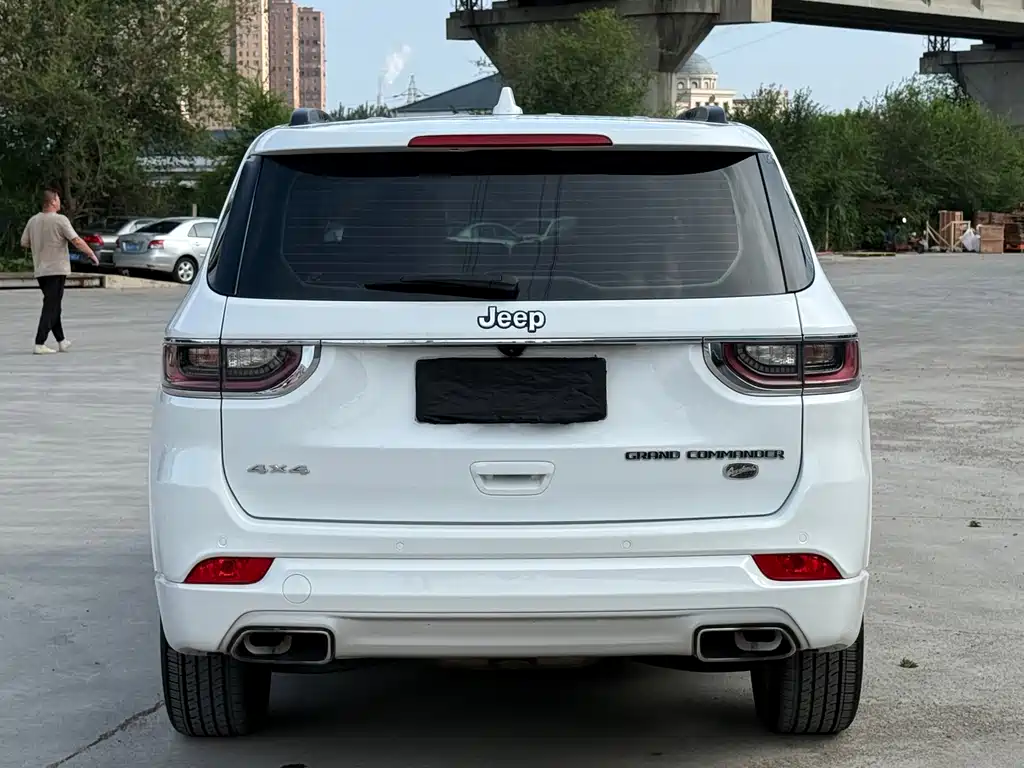 Jeep Grand Commander — миниатюра 6