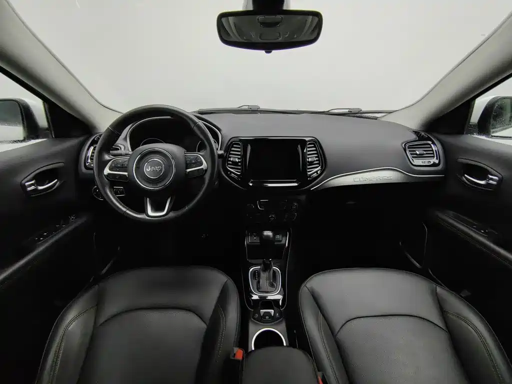 Jeep Compass — миниатюра 5