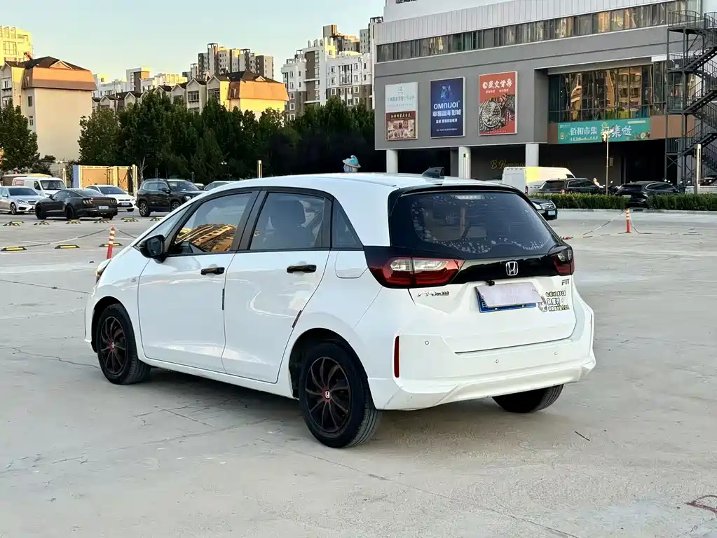 Honda Fit — миниатюра 6