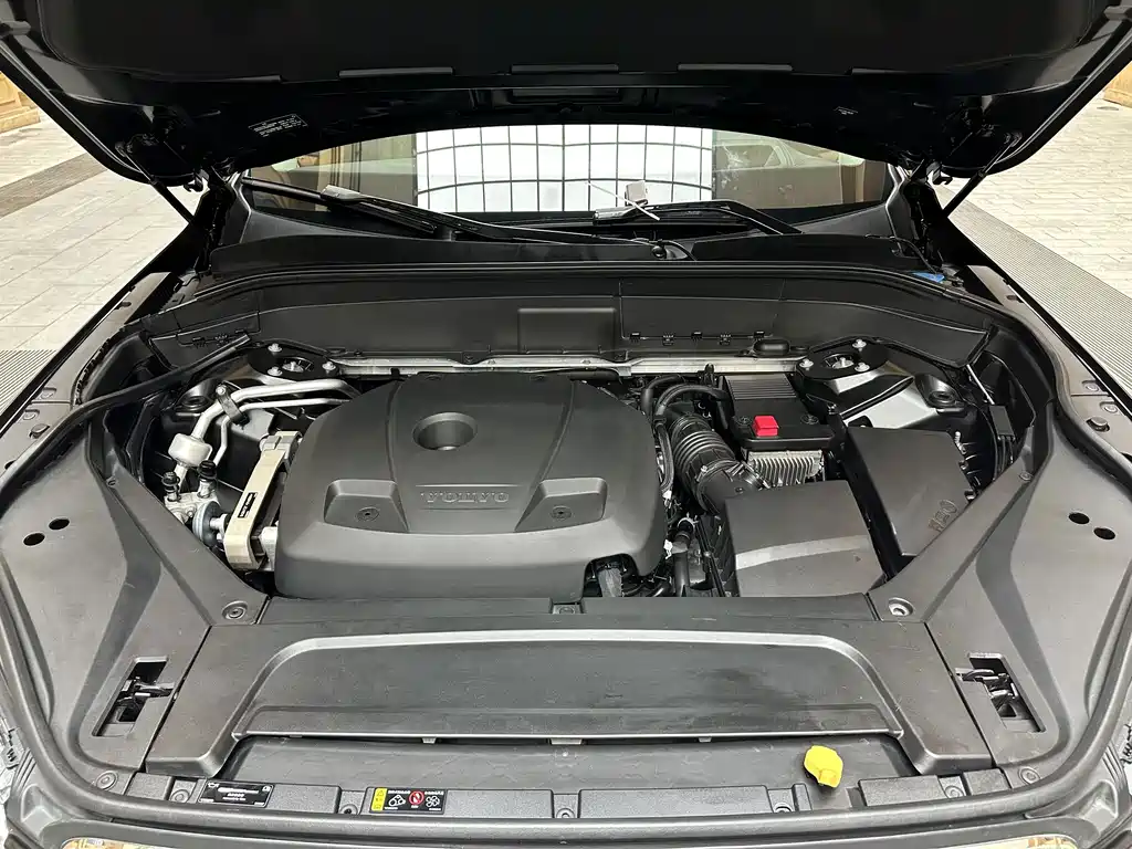 Volvo XC90 — миниатюра 10
