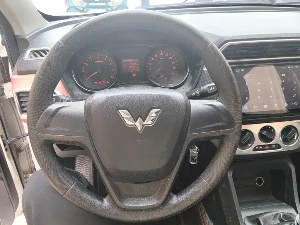 Wuling Hongguang — миниатюра 3