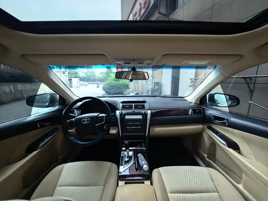 Toyota Camry — миниатюра 9