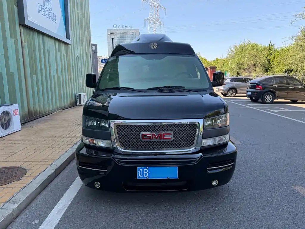 GMC Savana — миниатюра 2