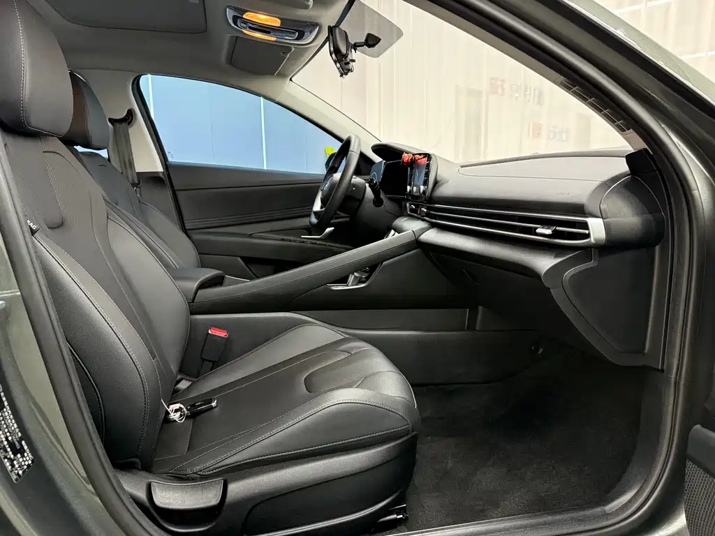 Hyundai Elantra 2023 1.5L CVT GLX Elite