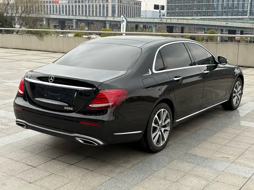 MERCEDES-BENZ E CLASS