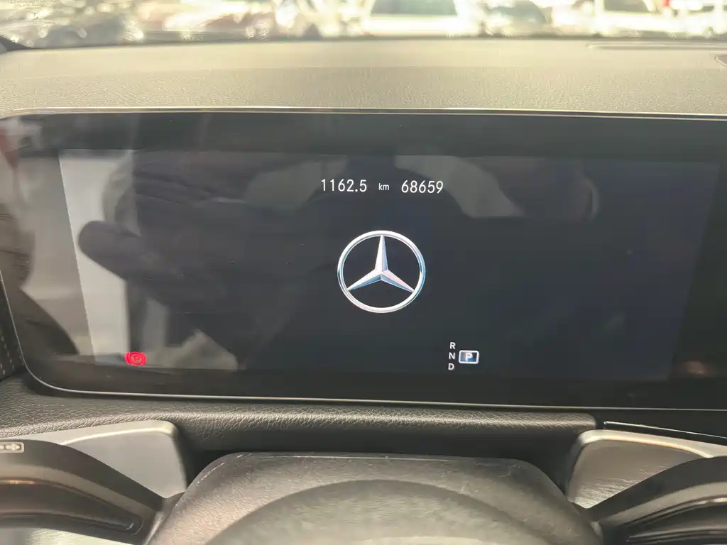 Mercedes-Benz GLB — миниатюра 9
