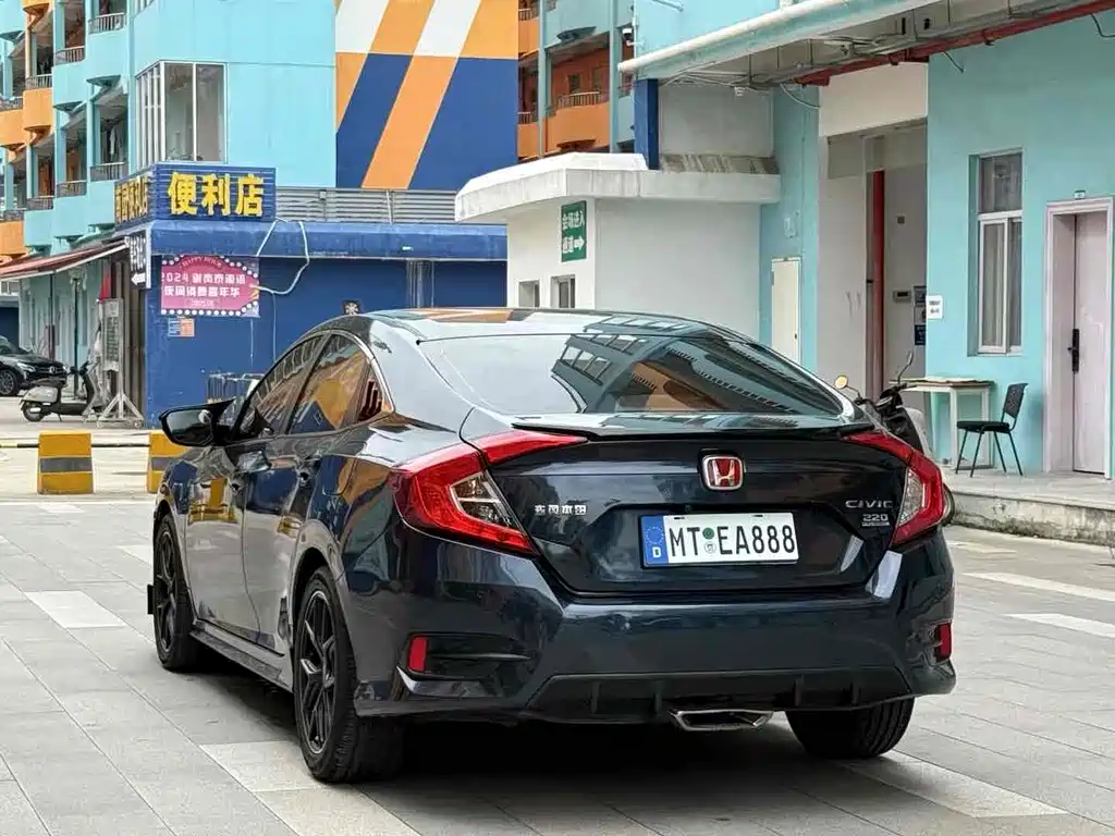Honda Civic 2019 220TURBO CVT V