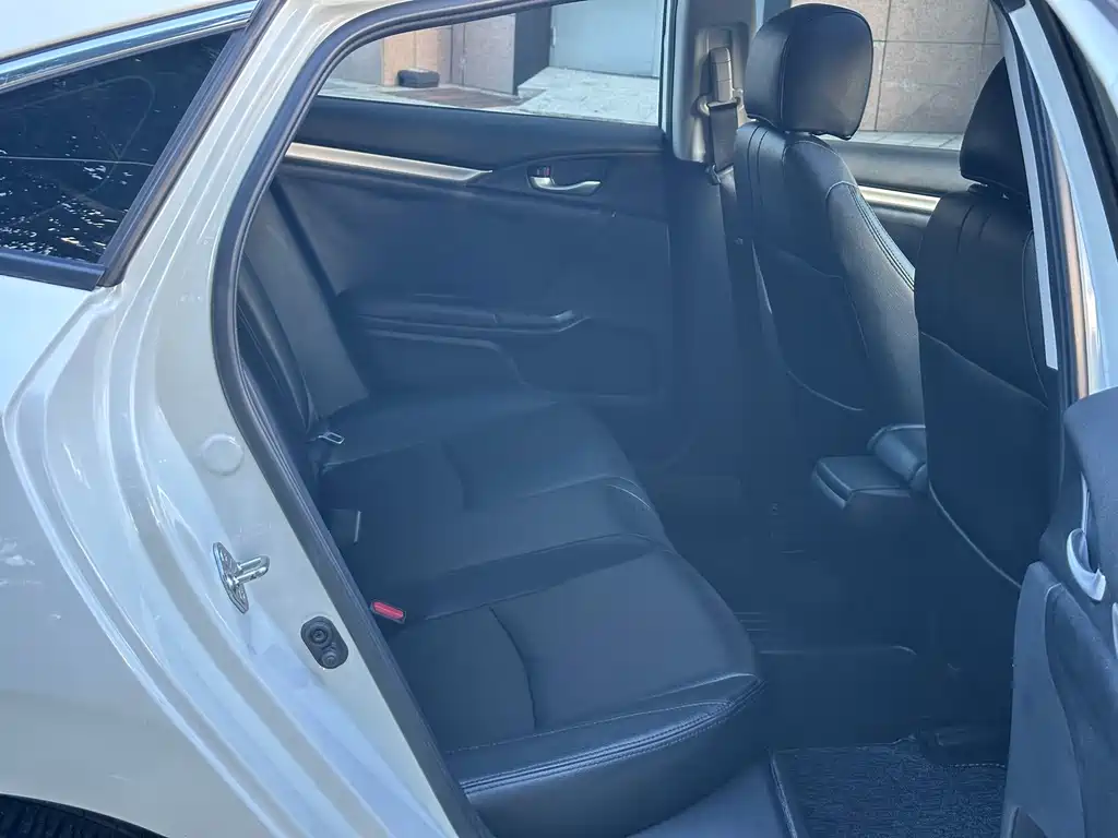 Honda Civic 2016 220TURBO CVT Luxury