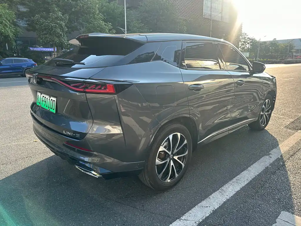 Changan UNI-Z New Energy — миниатюра 6
